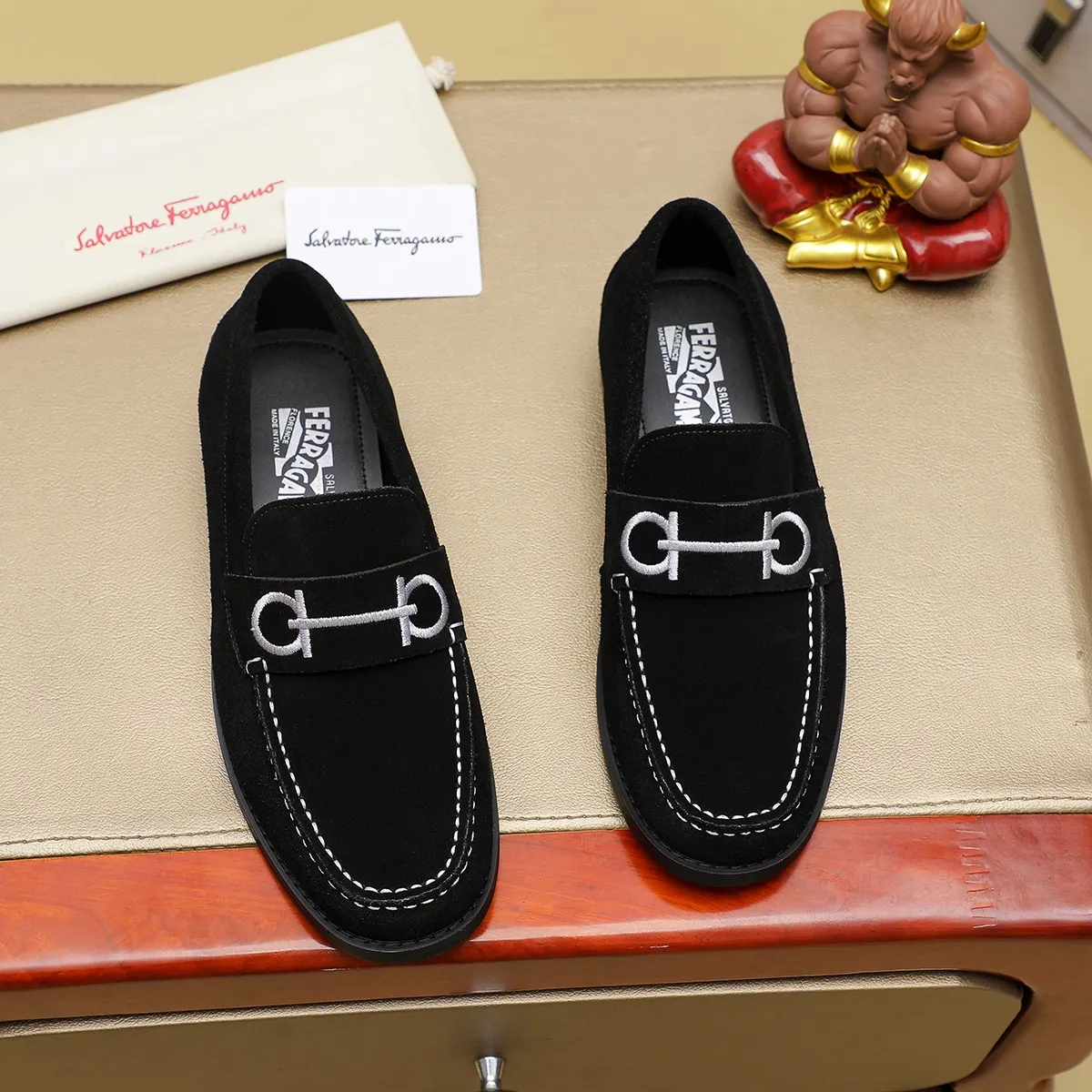 Men's shoes 💰460 🔥 Ferragamo new men's casual slip-on shoes 🇨🇳 Official website original 1:1 mold, original quality 💯 fine workmanship, high-end luxury ☘ The upper is made of imported Italian first-layer cowhide 🌴 Luxurious water dyeing 🐂 Leather lining 🍓 Rubber wear-resistant and non-slip outsole, breathable and comfortable to wear 🍍 The first choice for high-taste men, color optional! Code number 38-44 (45.46. Customized)